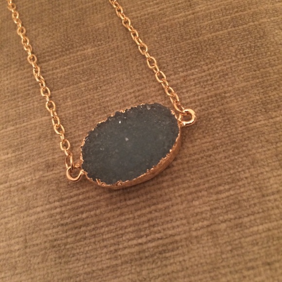 Jewelry - Gray Dayz Druzy Pendant